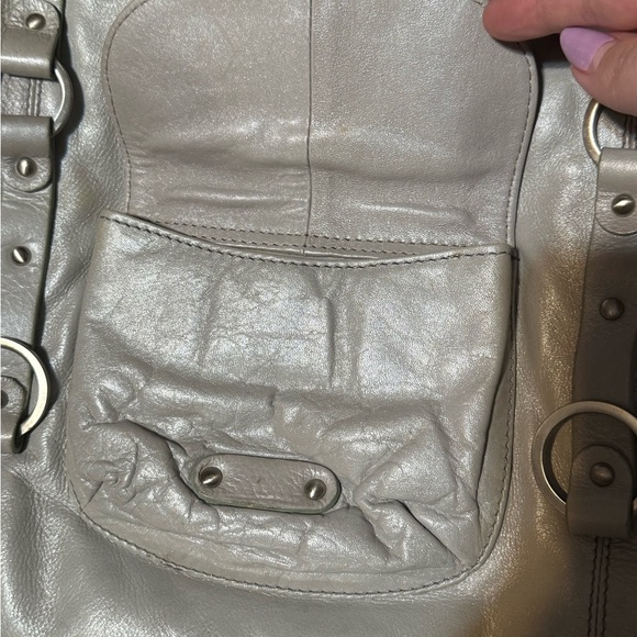 Elegant Cream Genuine Leather Shoulder Bag - Picture 3 of 13